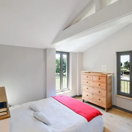 Villa In Lanton Near The Beach With Harbour View