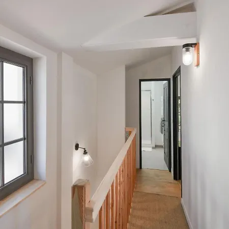 Villa In Lanton Near The Beach With Harbour View 别墅